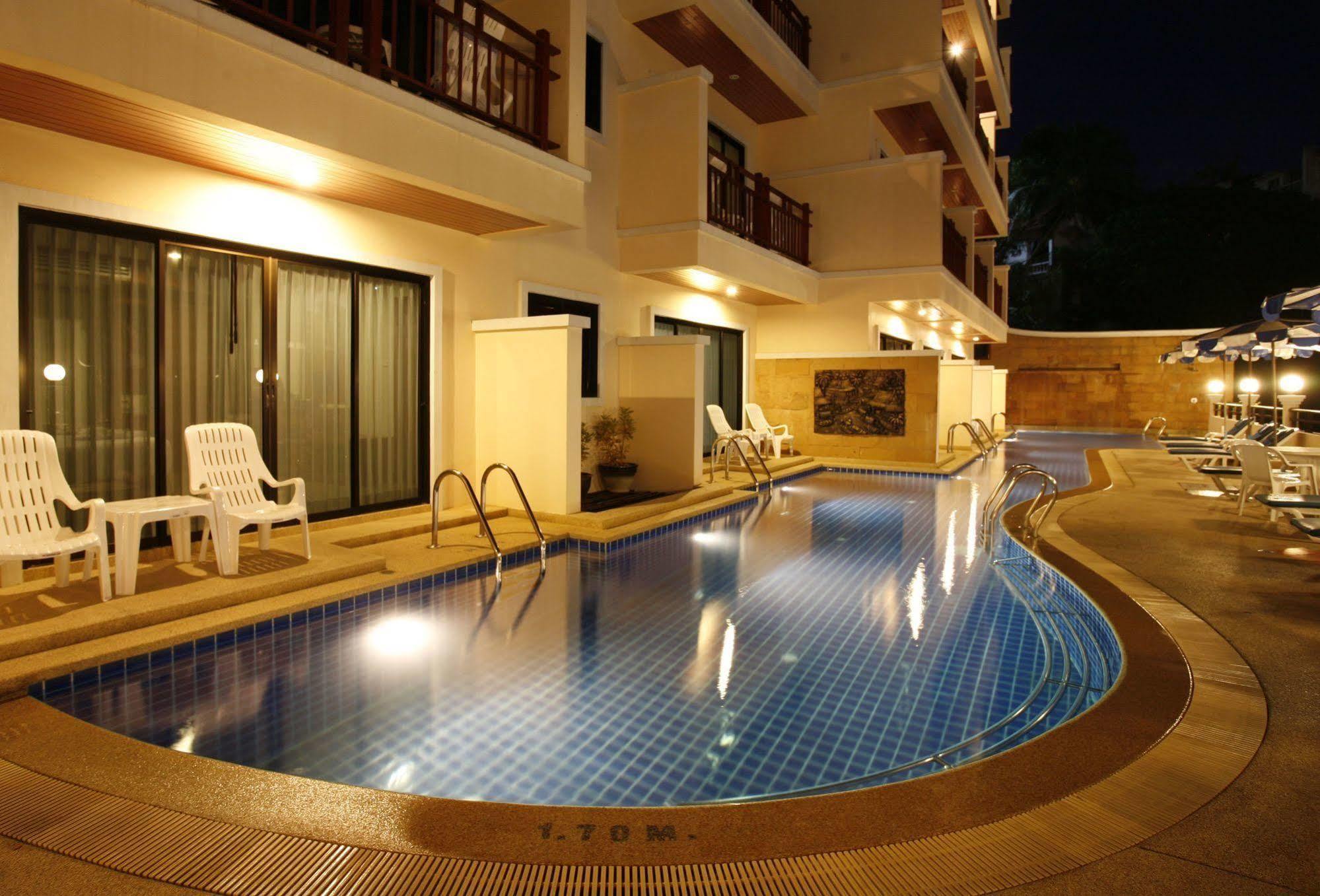 Jiraporn Hill Resort Patong Extérieur photo